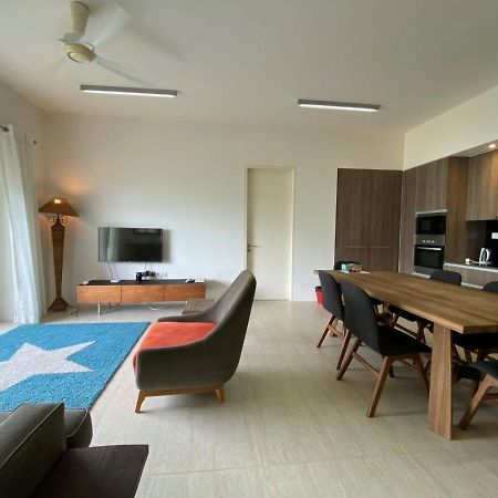 By The Sea@ Cozy Beachfront Home Batu Ferringhi Exterior foto