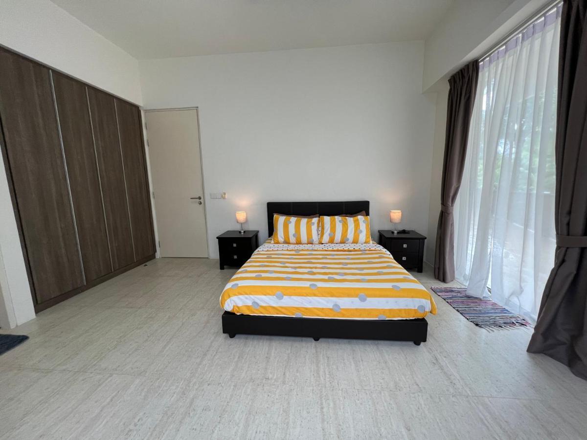 By The Sea@ Cozy Beachfront Home Batu Ferringhi Exterior foto