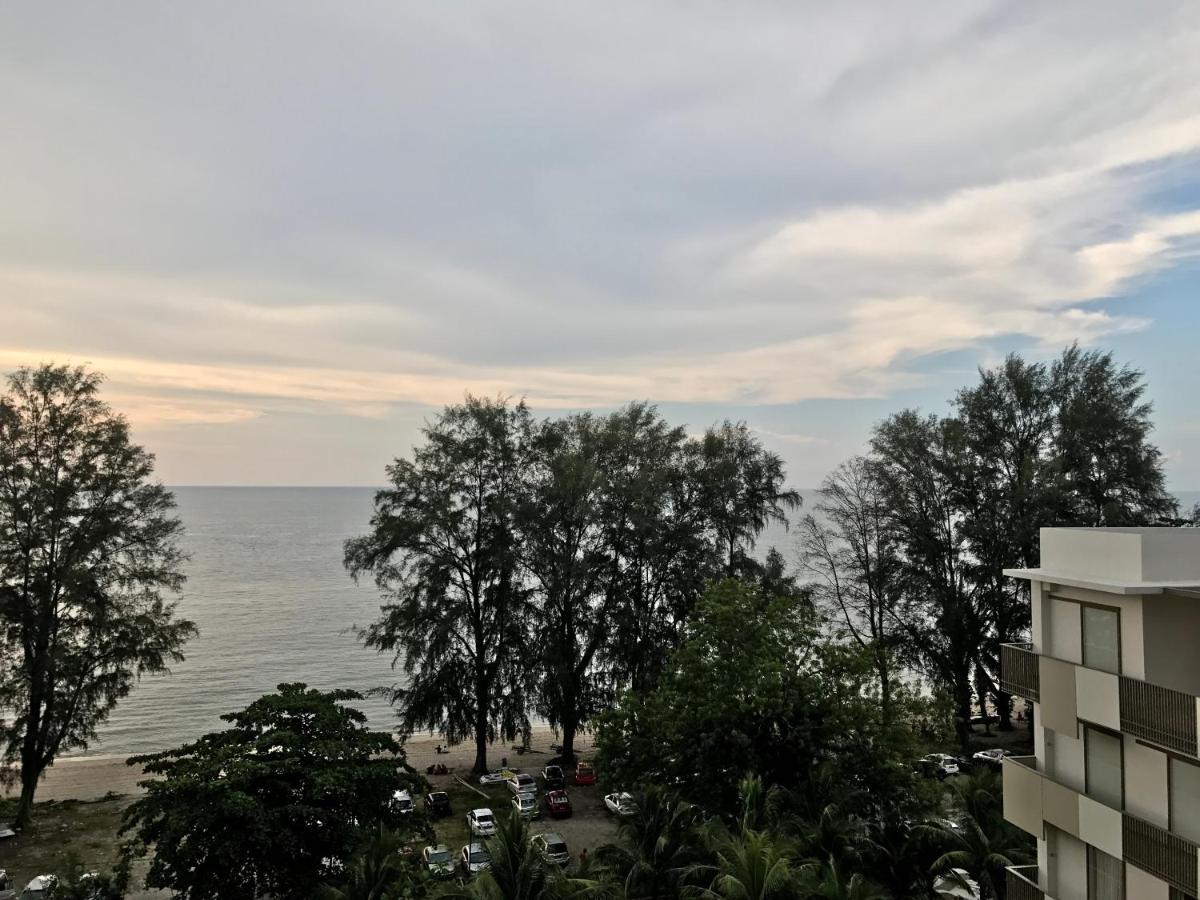 By The Sea@ Cozy Beachfront Home Batu Ferringhi Exterior foto