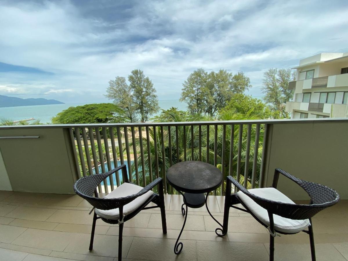 By The Sea@ Cozy Beachfront Home Batu Ferringhi Exterior foto