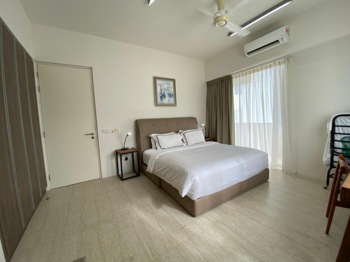 By The Sea@ Cozy Beachfront Home Batu Ferringhi Exterior foto