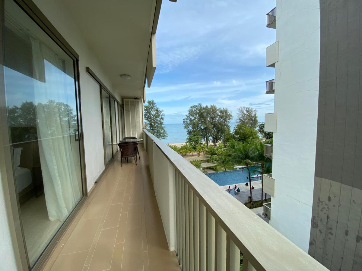 By The Sea@ Cozy Beachfront Home Batu Ferringhi Exterior foto
