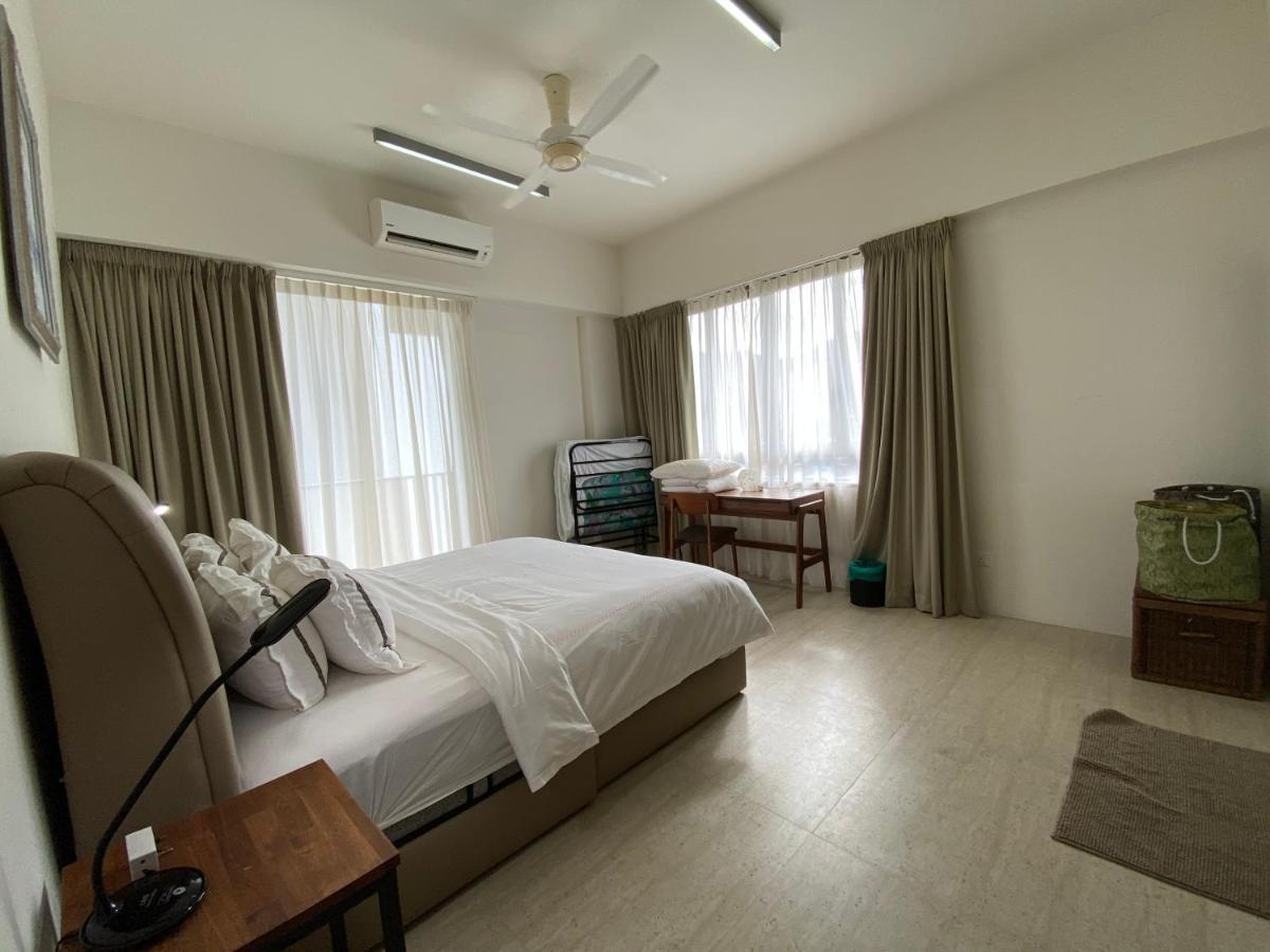 By The Sea@ Cozy Beachfront Home Batu Ferringhi Exterior foto